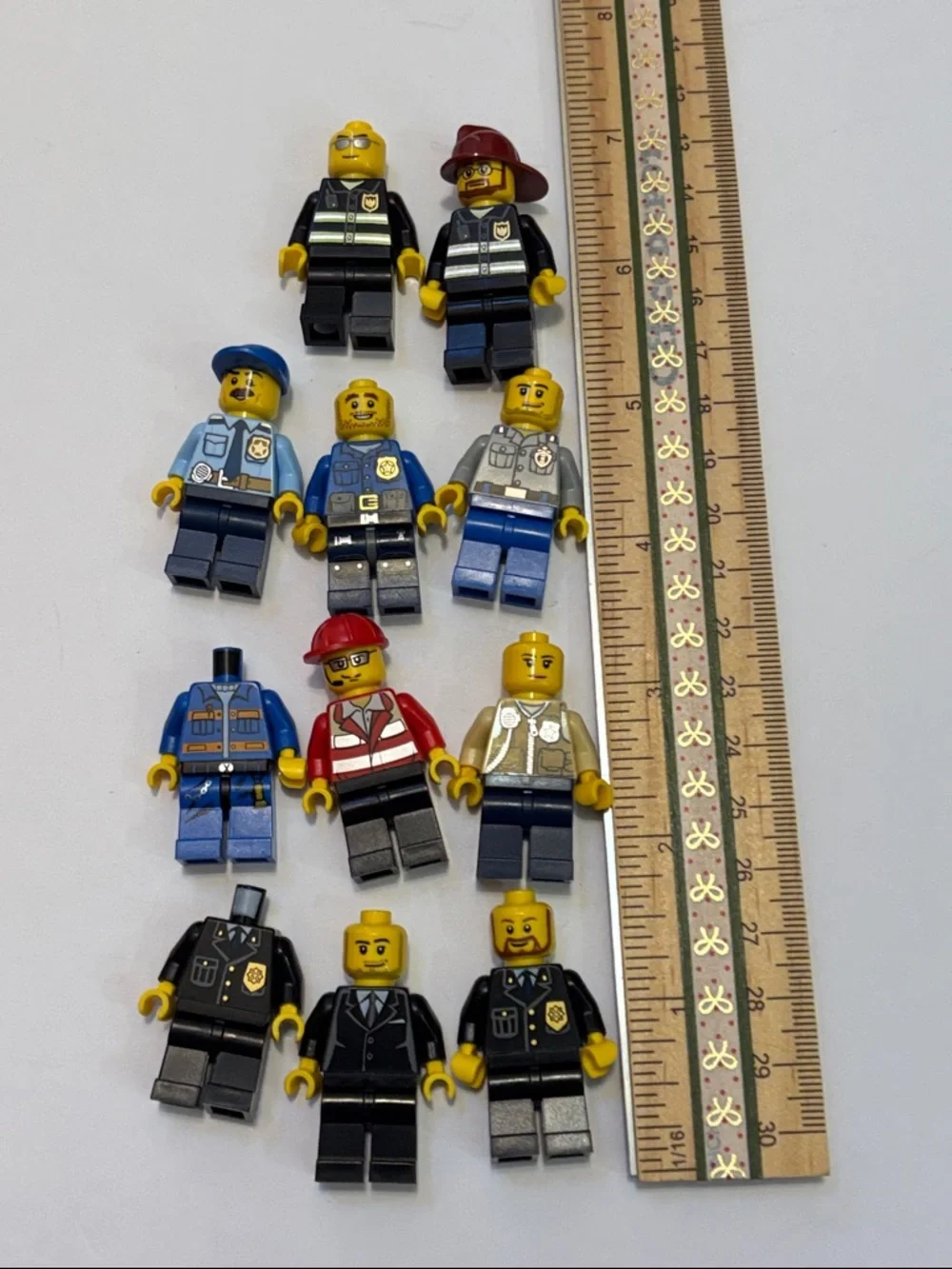 LEGO CITY MinifigureS LEGO Rescue LEGO Police Figures LEGO MINIFIGS LEGO HEROS